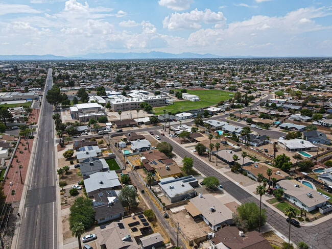 Building Photo - House at 35th Ave. & Cactus! JOIN THE WAIT...