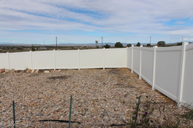 Building Photo - Charming 3-bedroom Home in the Heart of Cedar City