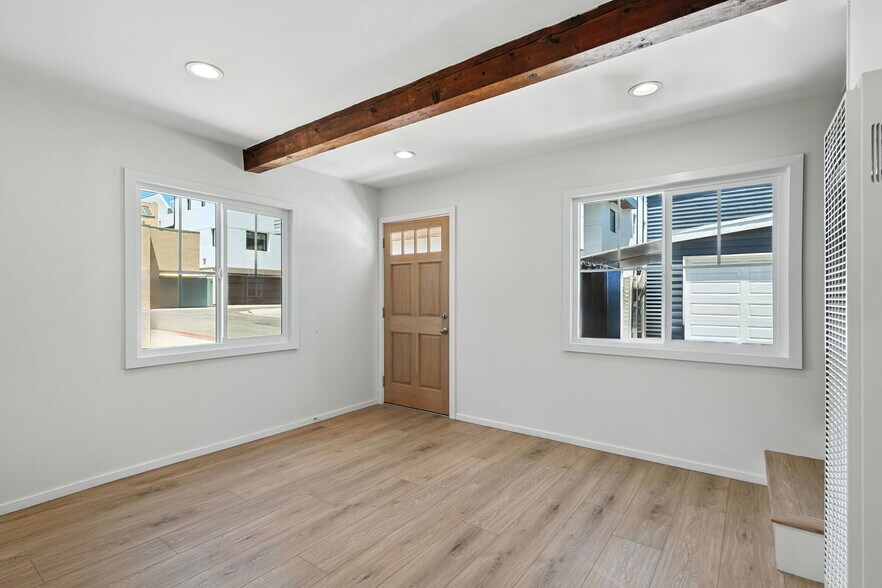 Building Photo - 24 3rd Ct