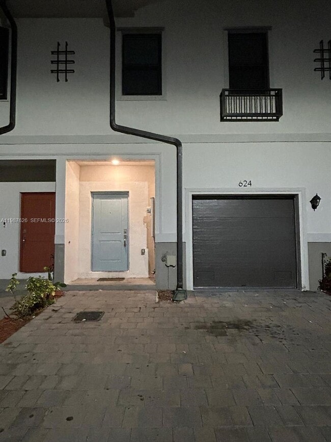 Building Photo - 624 SW 12th St