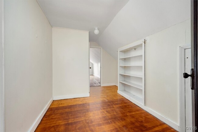 Building Photo - 1410 Fincke Ave