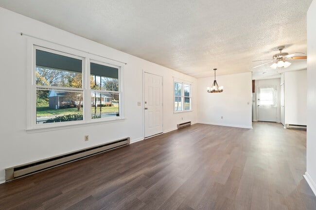 Building Photo - 628 S Caldwell St