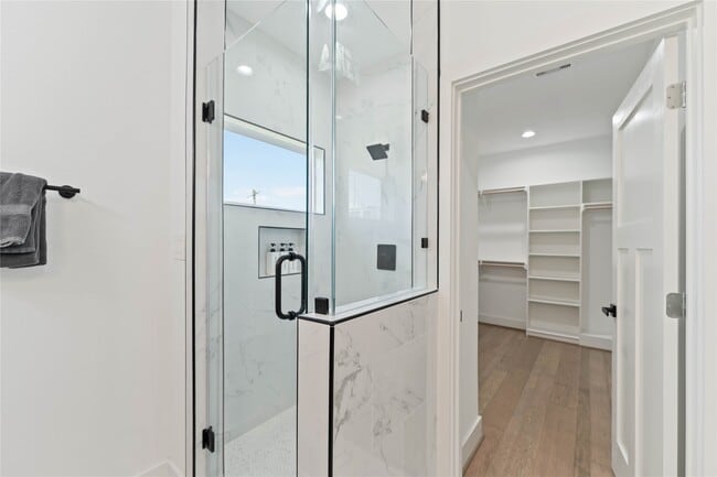 Building Photo - 3034 Gray St