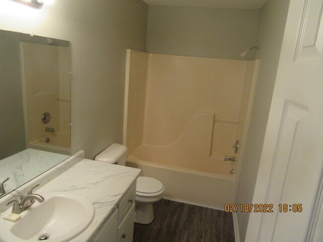 Building Photo - 862 Lyndsi Ln