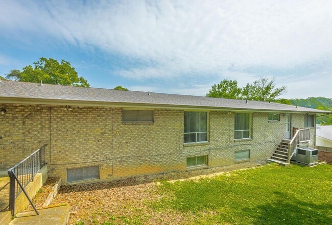 Building Photo - 3408 Gail Dr