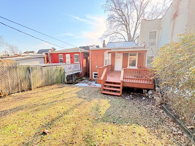 Building Photo - 6655 Garner Ave