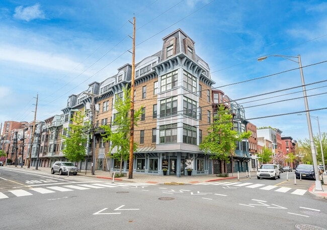 Building Photo - 92 Madison St