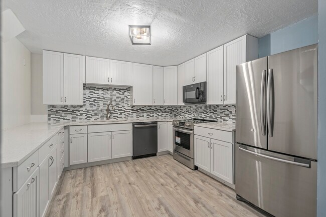 Building Photo - 456 W 2600 N