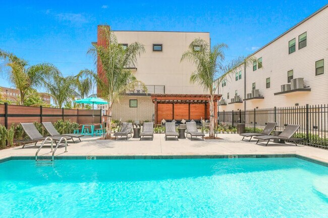 Building Photo - 3737 Bienville Ave