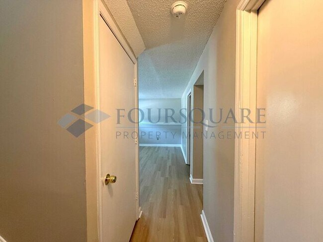Building Photo - Cozy 4-Bed / 2-Bath Home with Main-Level Bedrooms, Large Backyard & Corner Lot , Near Shelley Lake