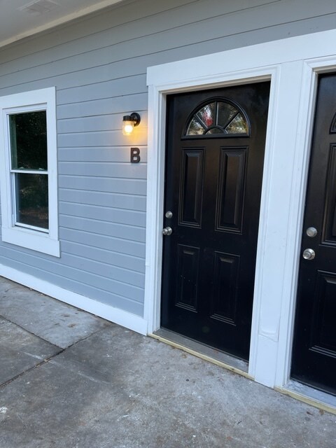 Building Photo - Curio