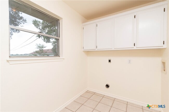 Building Photo - 316 Mulberry Ave S