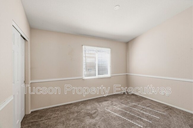 Building Photo - 13256 N Hammerstone Ln