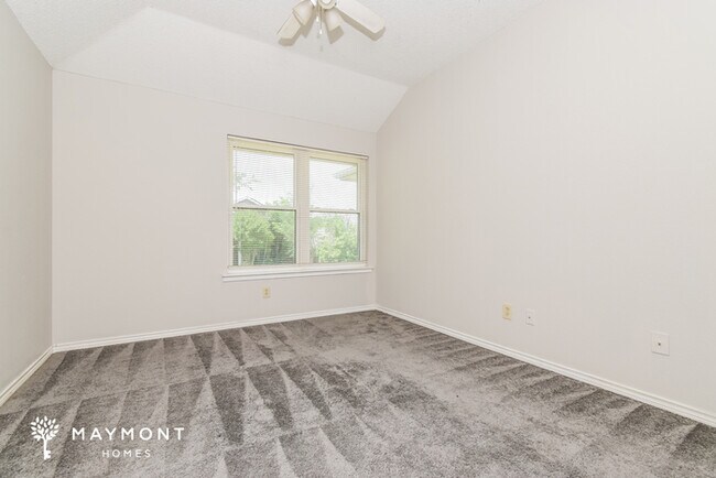 Building Photo - 2506 Chene Dr