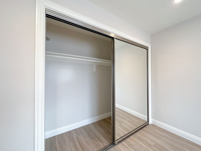 Building Photo - 922 Benito Ave