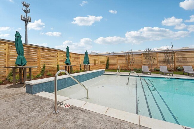 Building Photo - 6300 W Memorial Rd