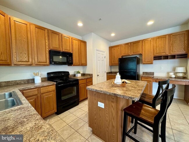 Building Photo - 3788 Bedford Dr