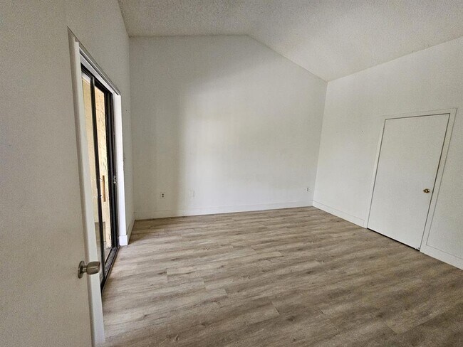 Building Photo - 2445 SW 18th Terrace