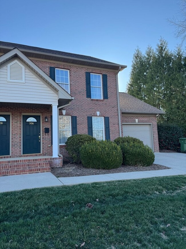 Building Photo - Hollar Duplex Conover