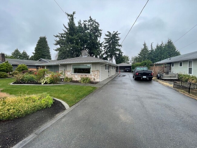 Building Photo - Completely updated 1 Bedroom ADU
