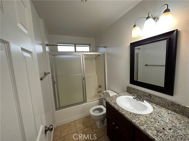 Building Photo - 2620 Avenida Del Vista