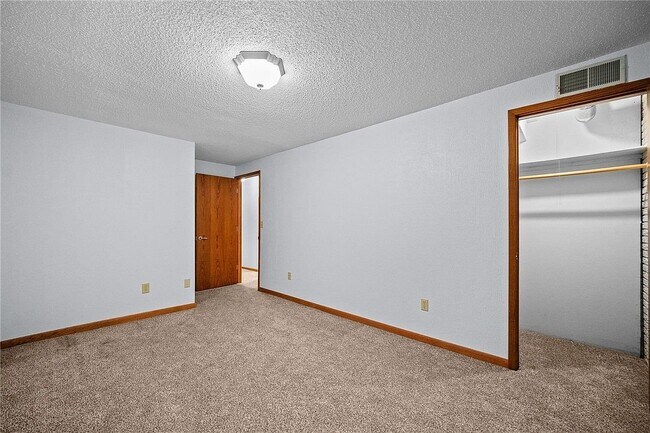 Building Photo - 1201 SE Hayes Dr