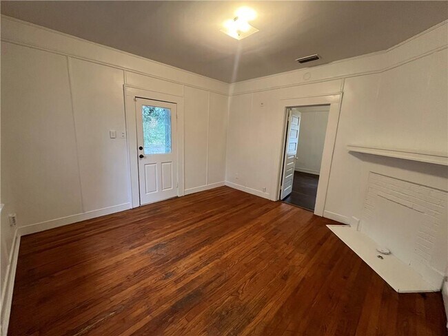 Building Photo - 3 Southern St