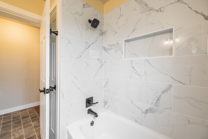 Building Photo - 1201 E Fir St