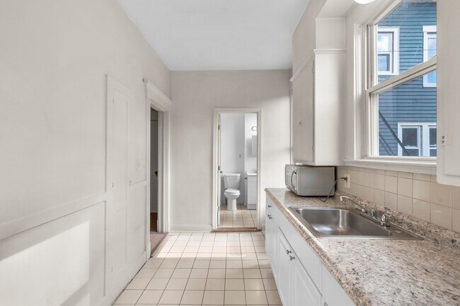 Building Photo - 113 E Main St