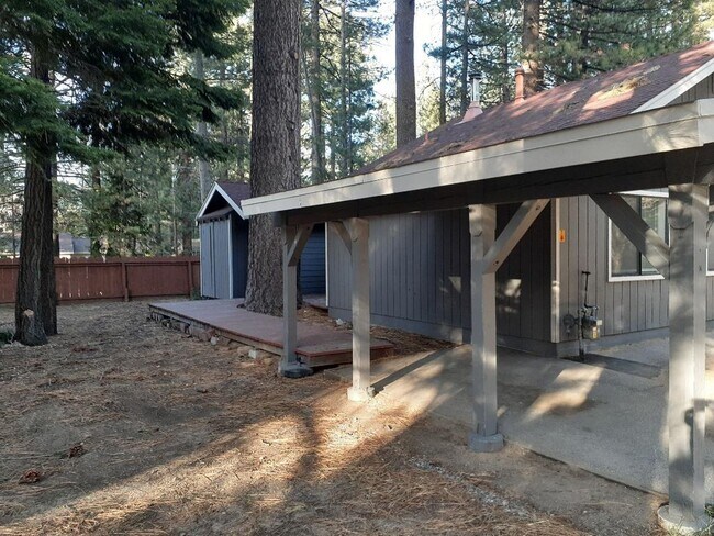 Building Photo - 3 bedroom cabin with carport