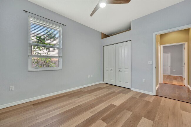 Building Photo - Beautiful 4 bed/ 2.5 bath Rental ~ Sarasota