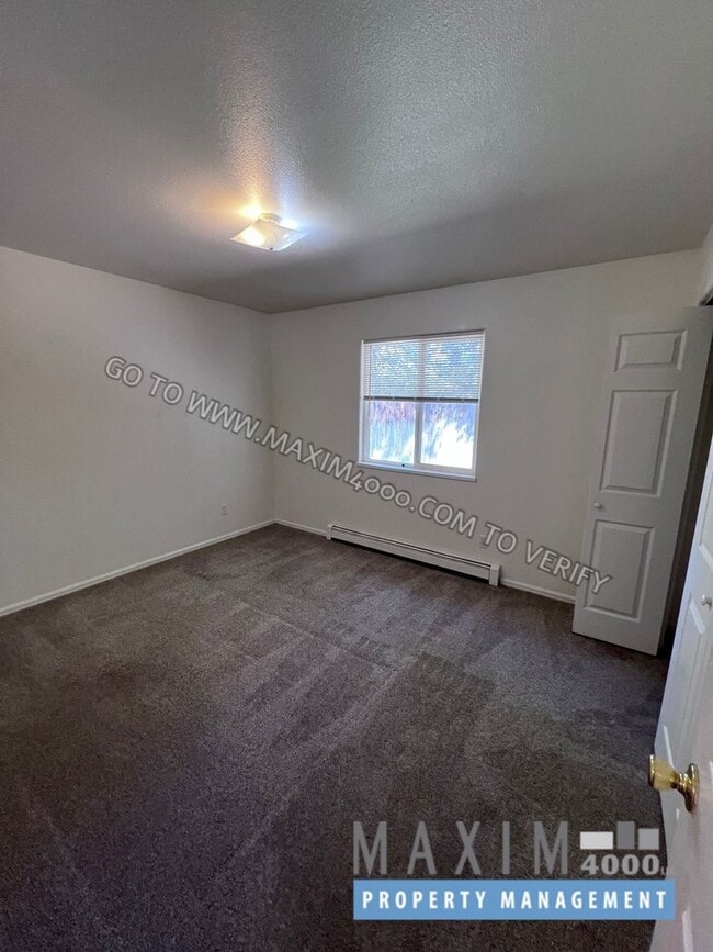 Building Photo - 3092 1/2 COLORADO AVE - GREAT 3BR HOME!