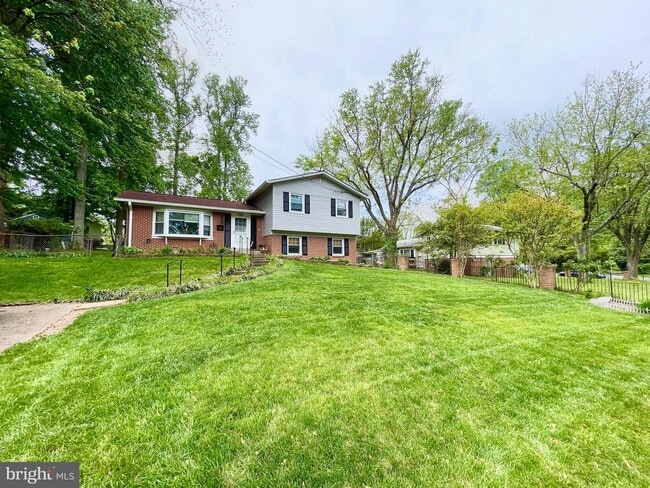 Building Photo - 10929 Decatur Dr