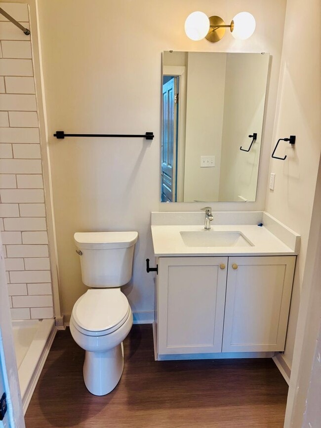 Building Photo - Urban Studio