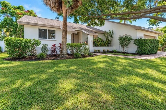 Building Photo - 630 Pinta Dr