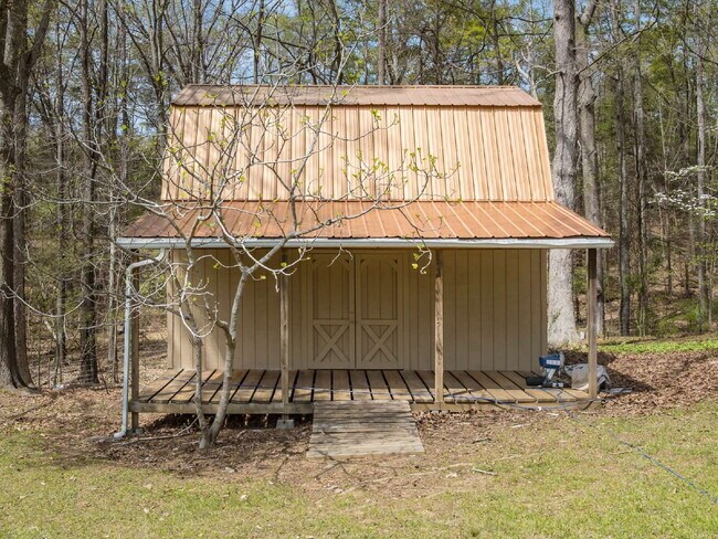 Building Photo - 102 McCall St