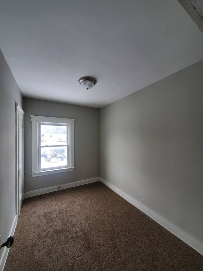 Building Photo - 14205 Savannah Ave