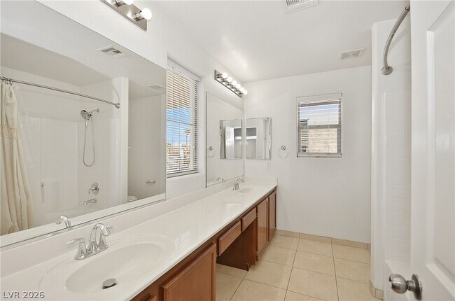 Building Photo - 4218 S Sugar Dr
