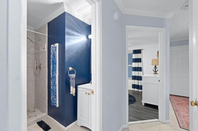 Building Photo - 300 Gulf Shore Dr