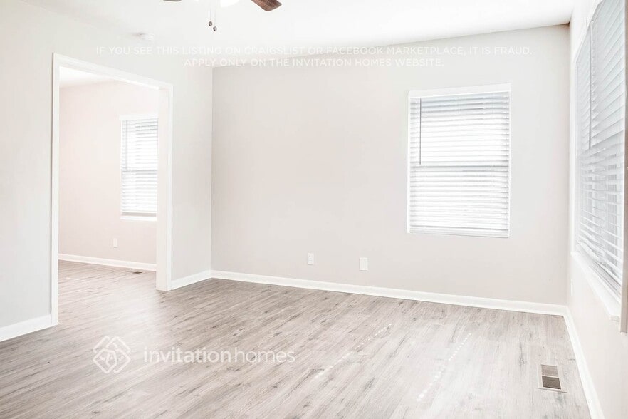 Building Photo - 982 Hutchens Rd SE