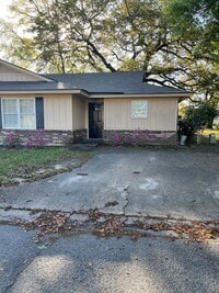 Building Photo - 2 Peach Ct