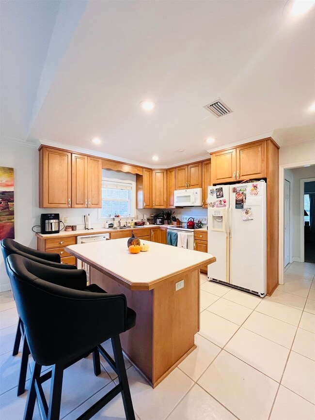 Building Photo - 1000 Cherry Laurel St