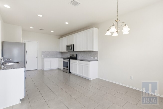 Building Photo - 113 Zuma Dr