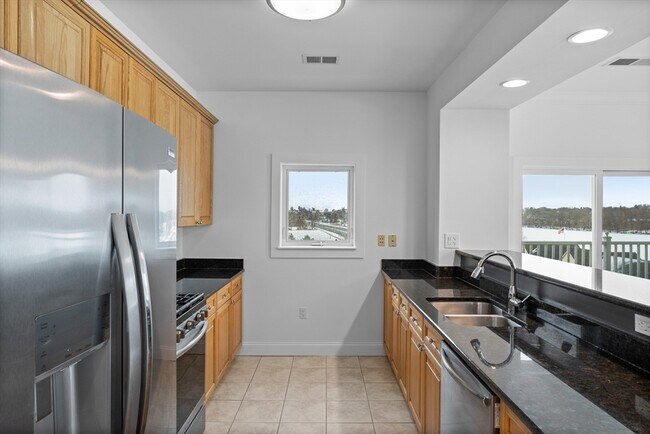 Building Photo - 527 Pawtucket Blvd