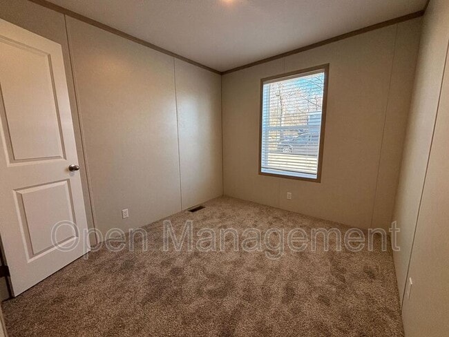 Building Photo - 725 S 12th St