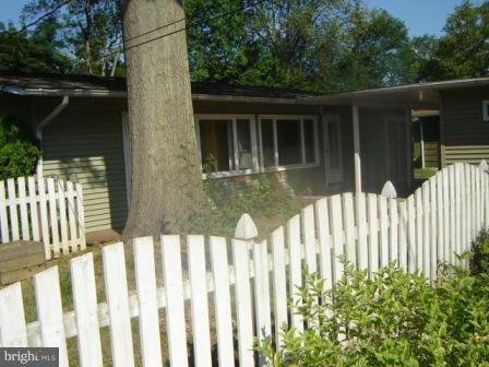 Building Photo - 108 McCormick St