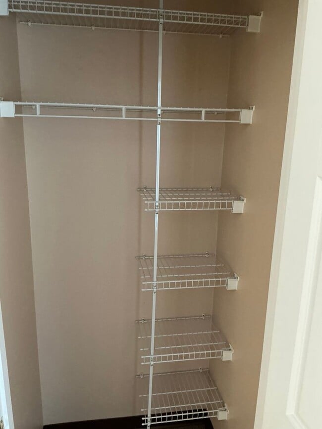 Building Photo - 517 Trafton Rd