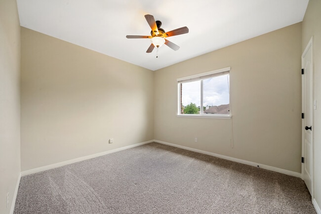 Building Photo - Spacious 4-Bed Luxury Home with Chef’s Kitchen, Fenced Yard, and 3,528 sq ft in Helotes