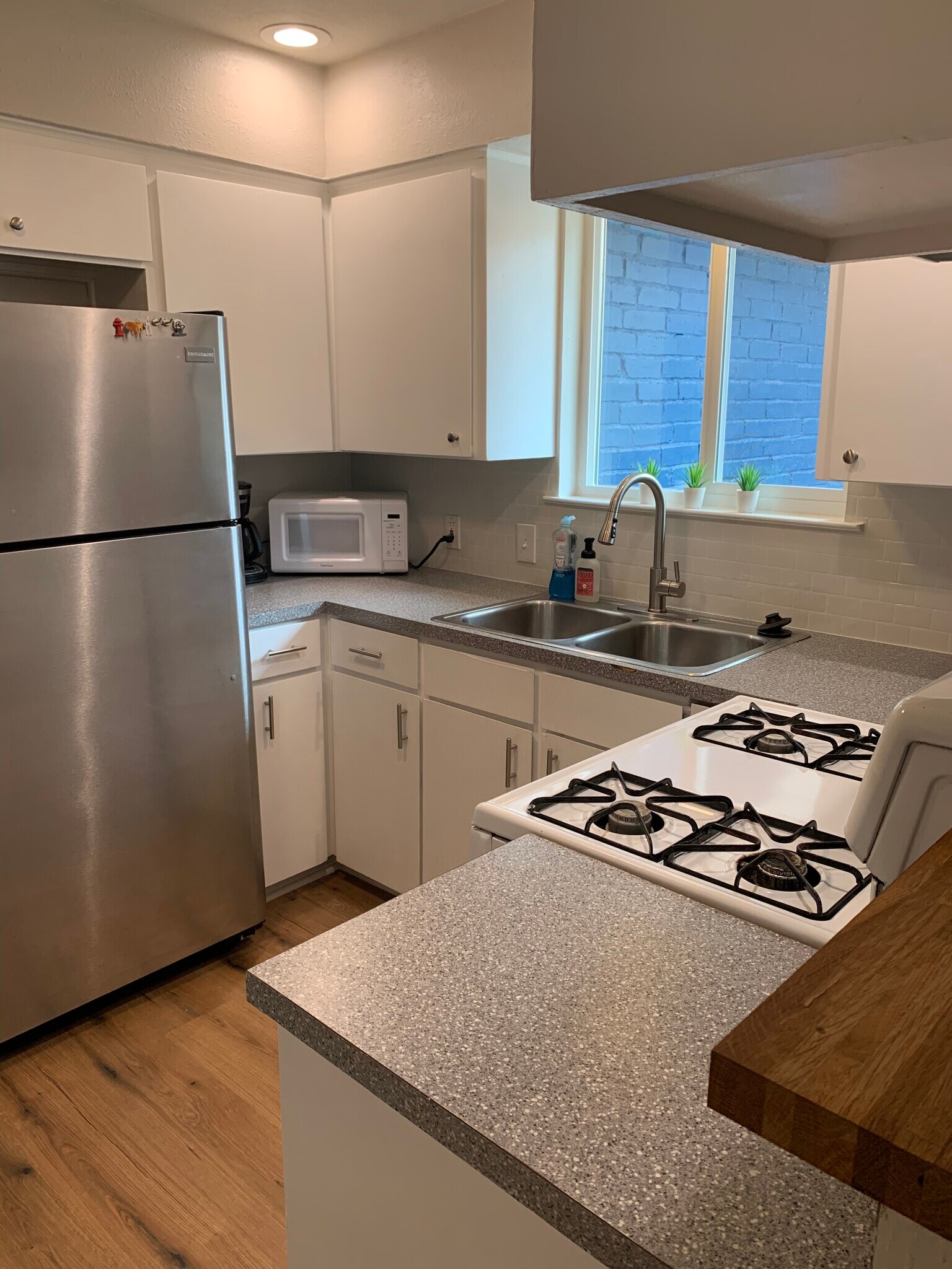 Building Photo - 2410 Audubon Pl