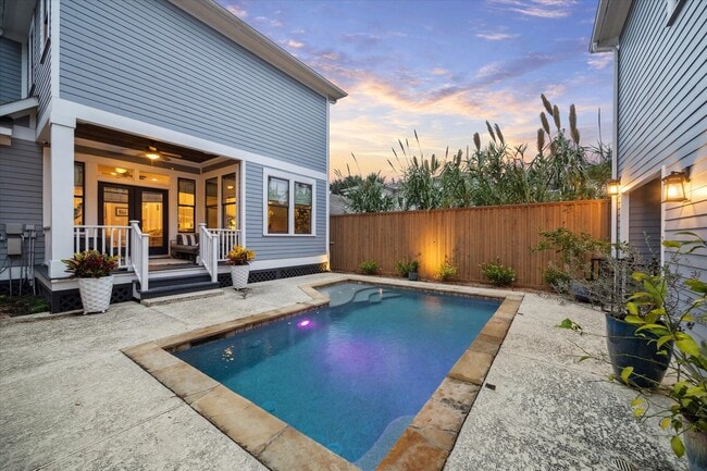 Building Photo - 1030 Waverly St